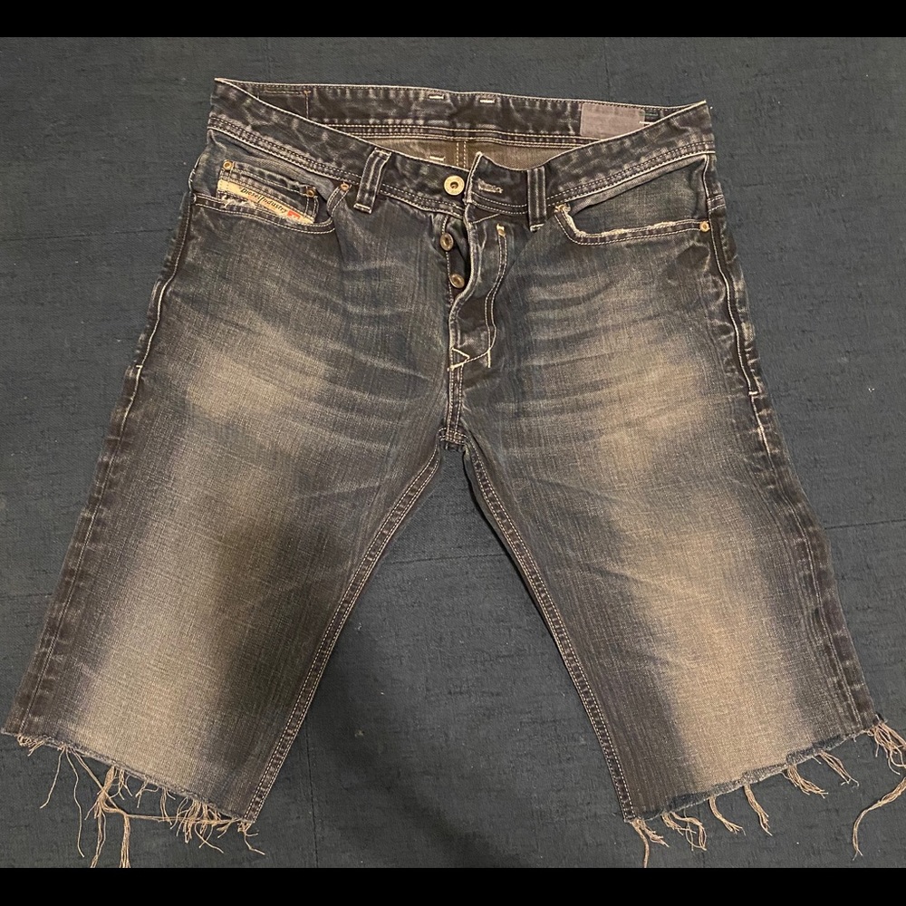 Men’s diesel cut off shorts size 31